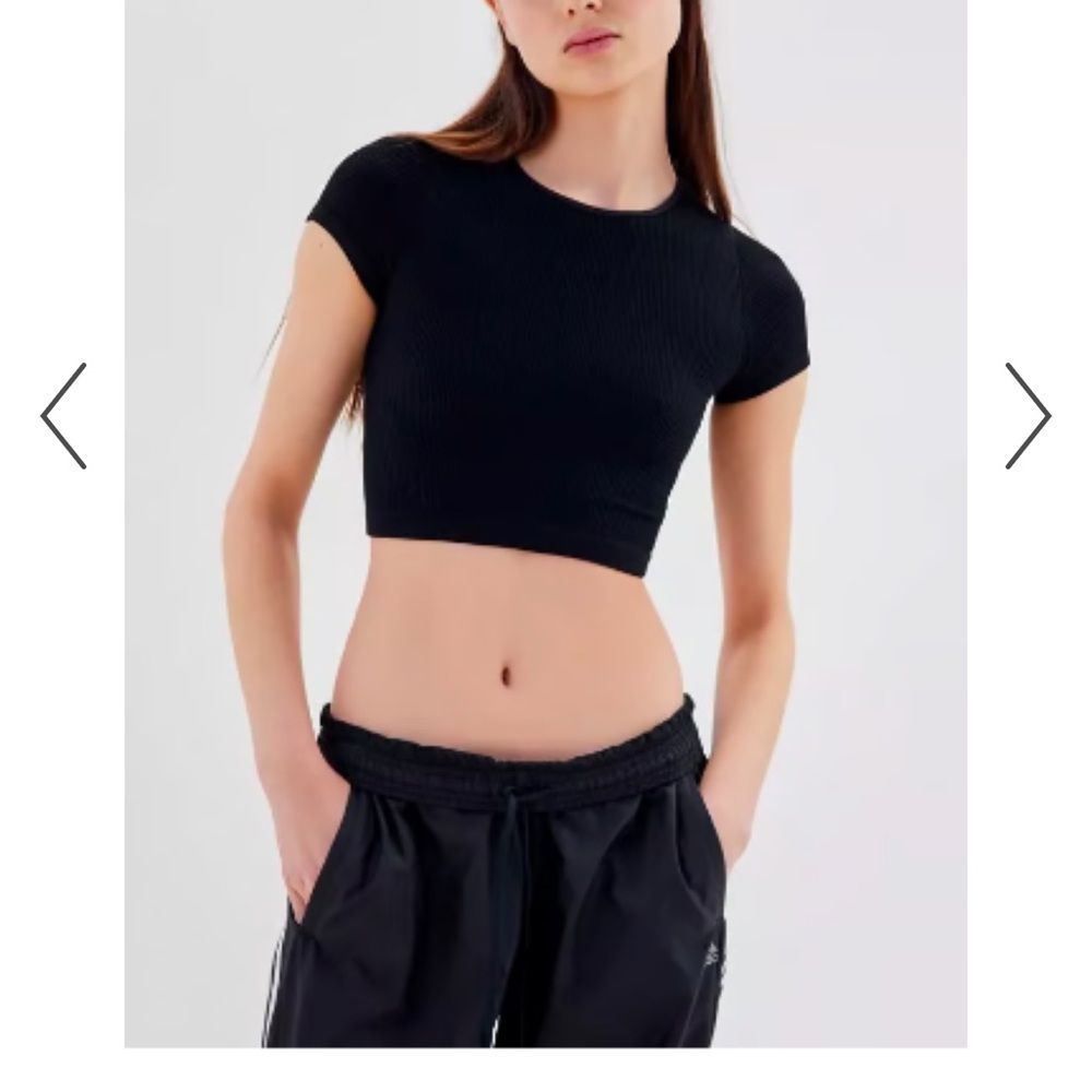 Black Ribbed Crop Top
